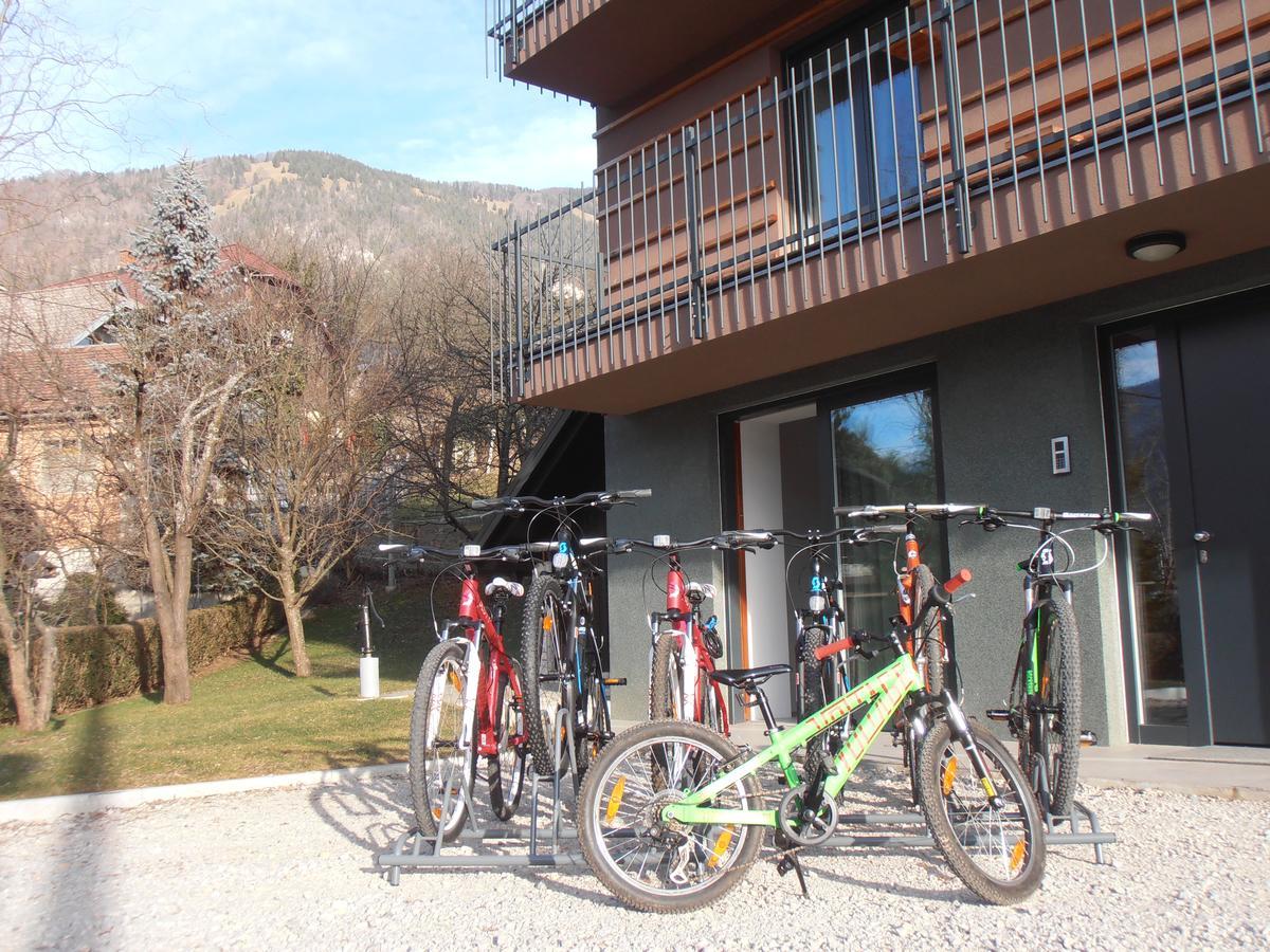 Bed & Breakfast Base Camp Križe Extérieur photo